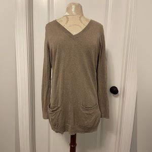Gap Tunic Sweater size Medium. Smoke free.